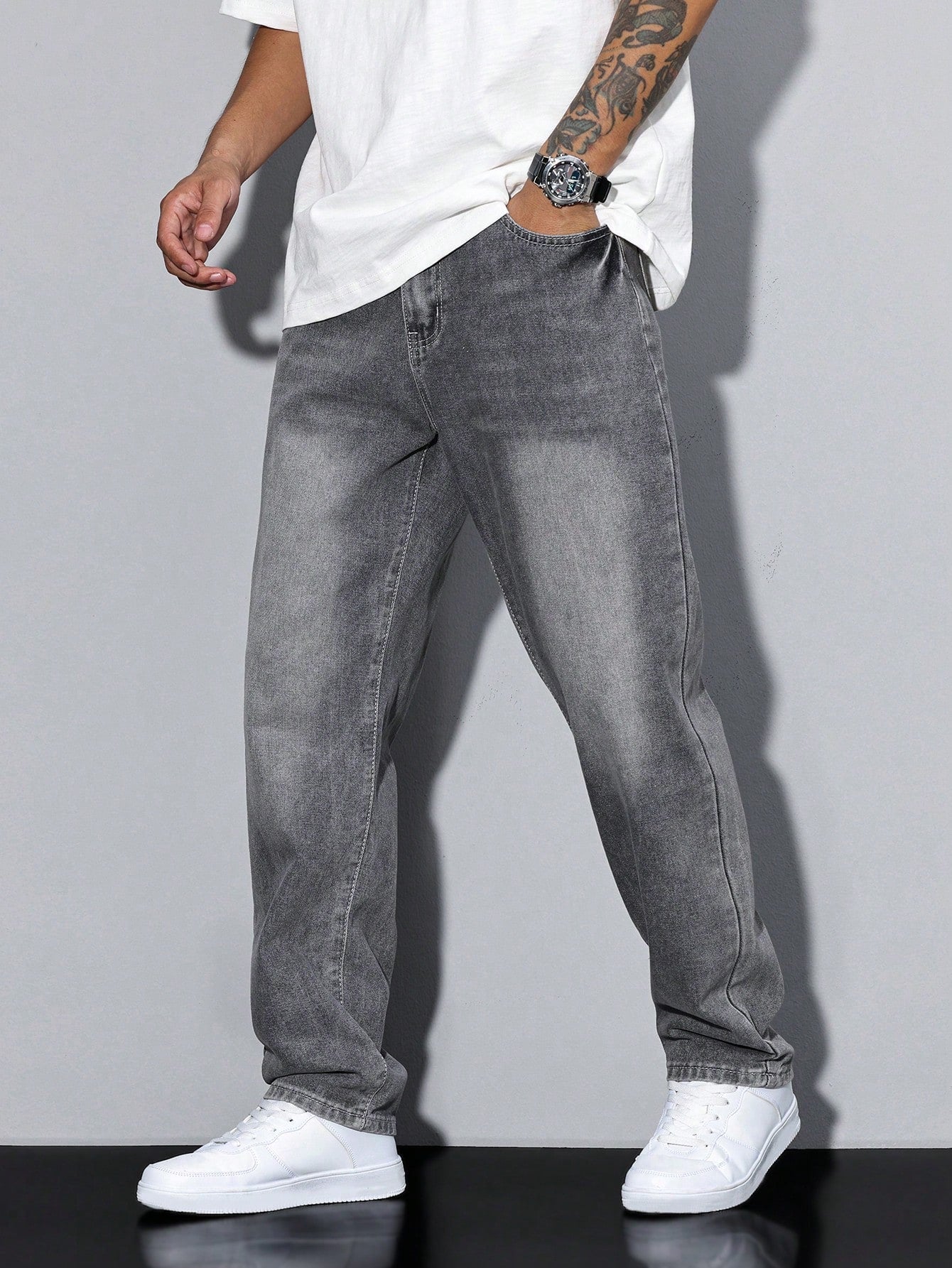 Men's straight leg wide-fit denim jeans