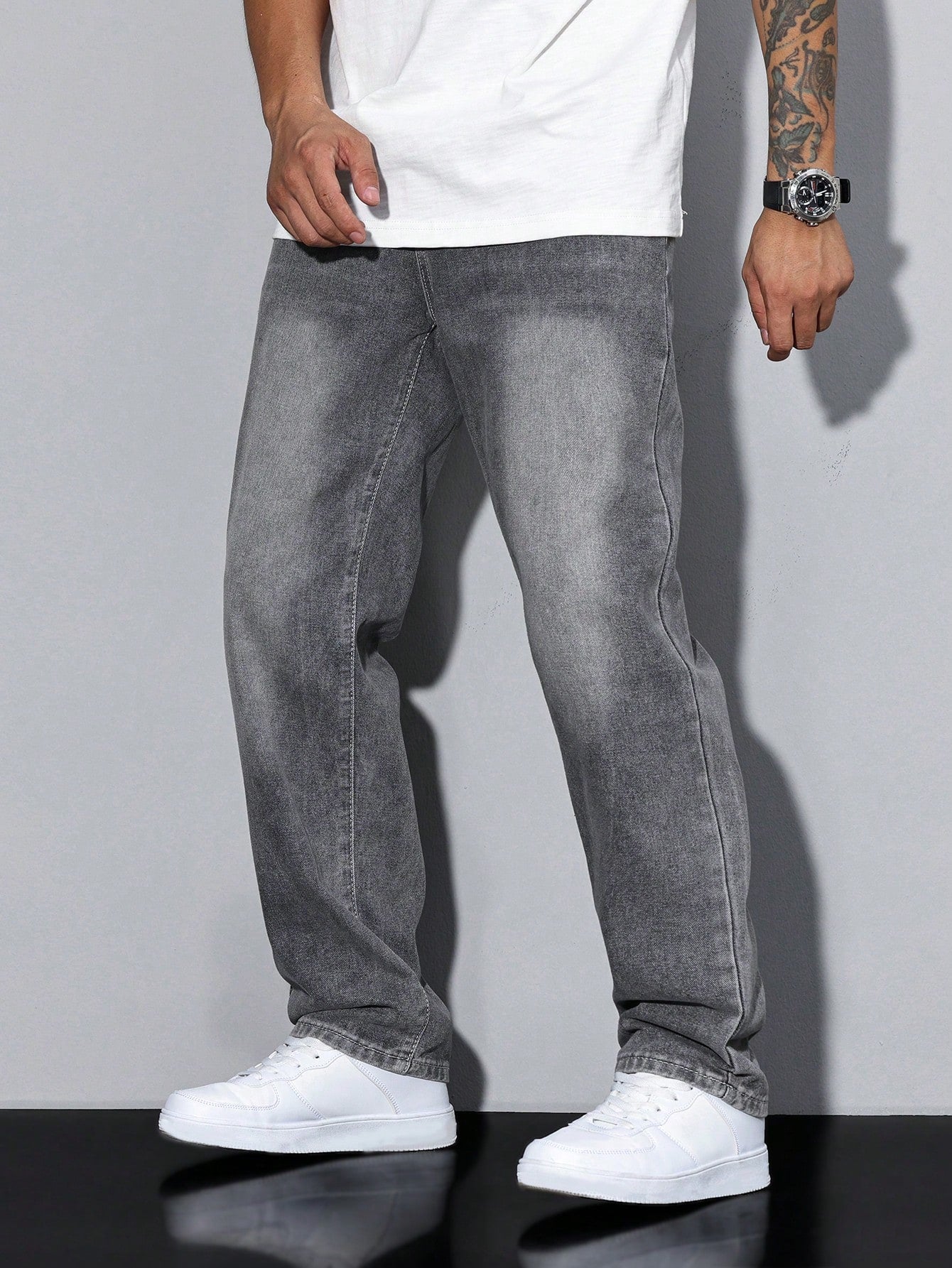 Men's straight leg wide-fit denim jeans