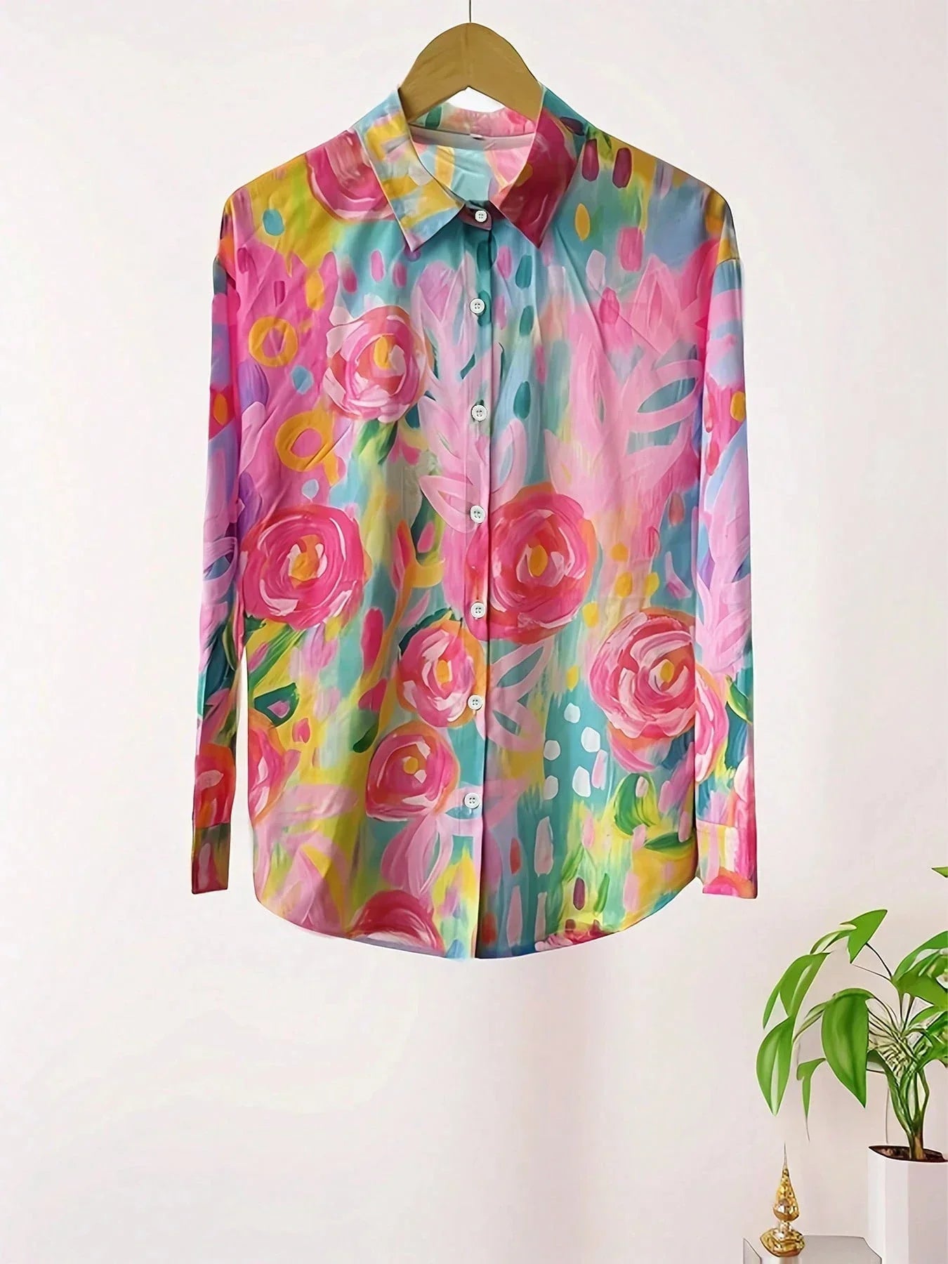 Women's abstract print button-front blouse
