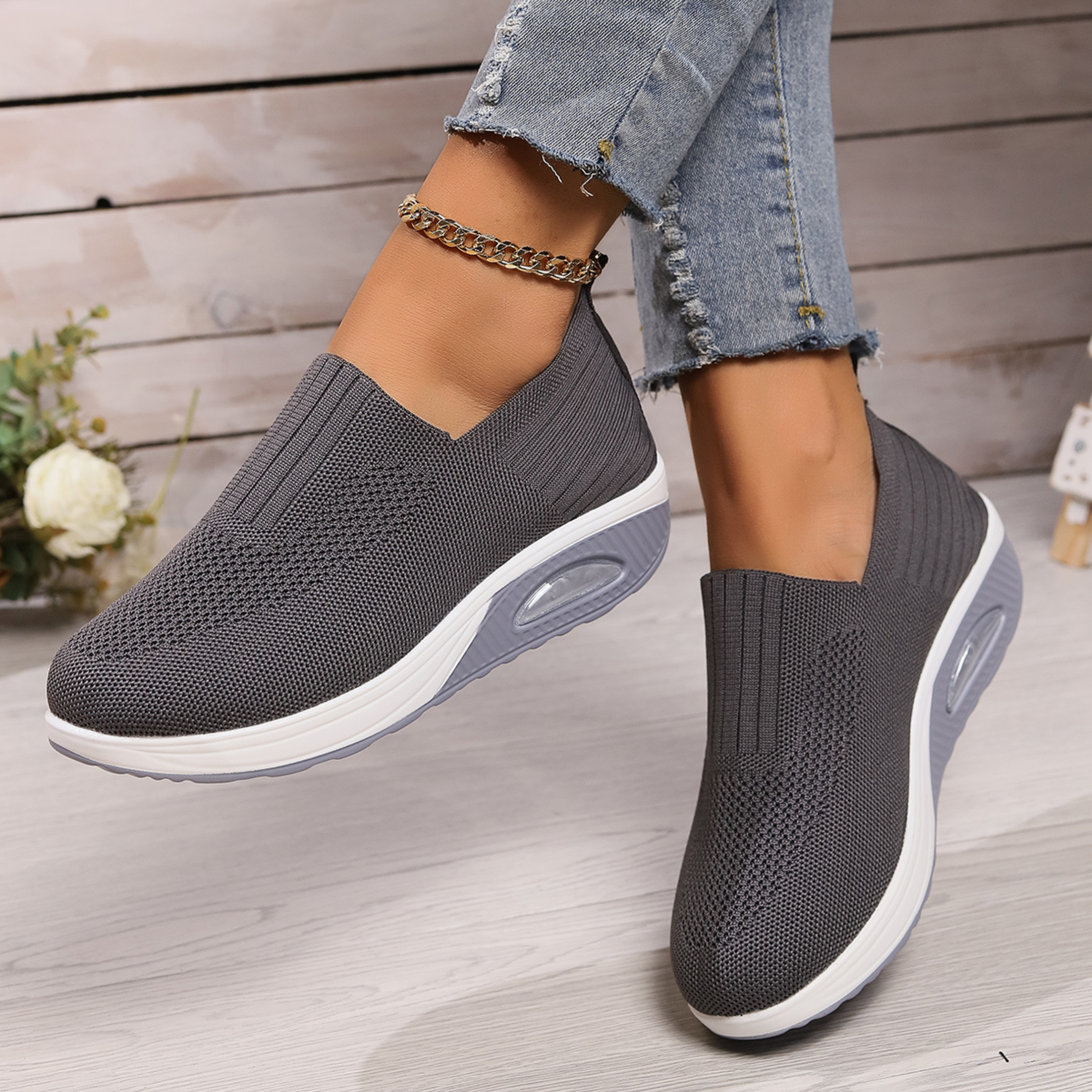 Women's slip-on platform casual sneakers