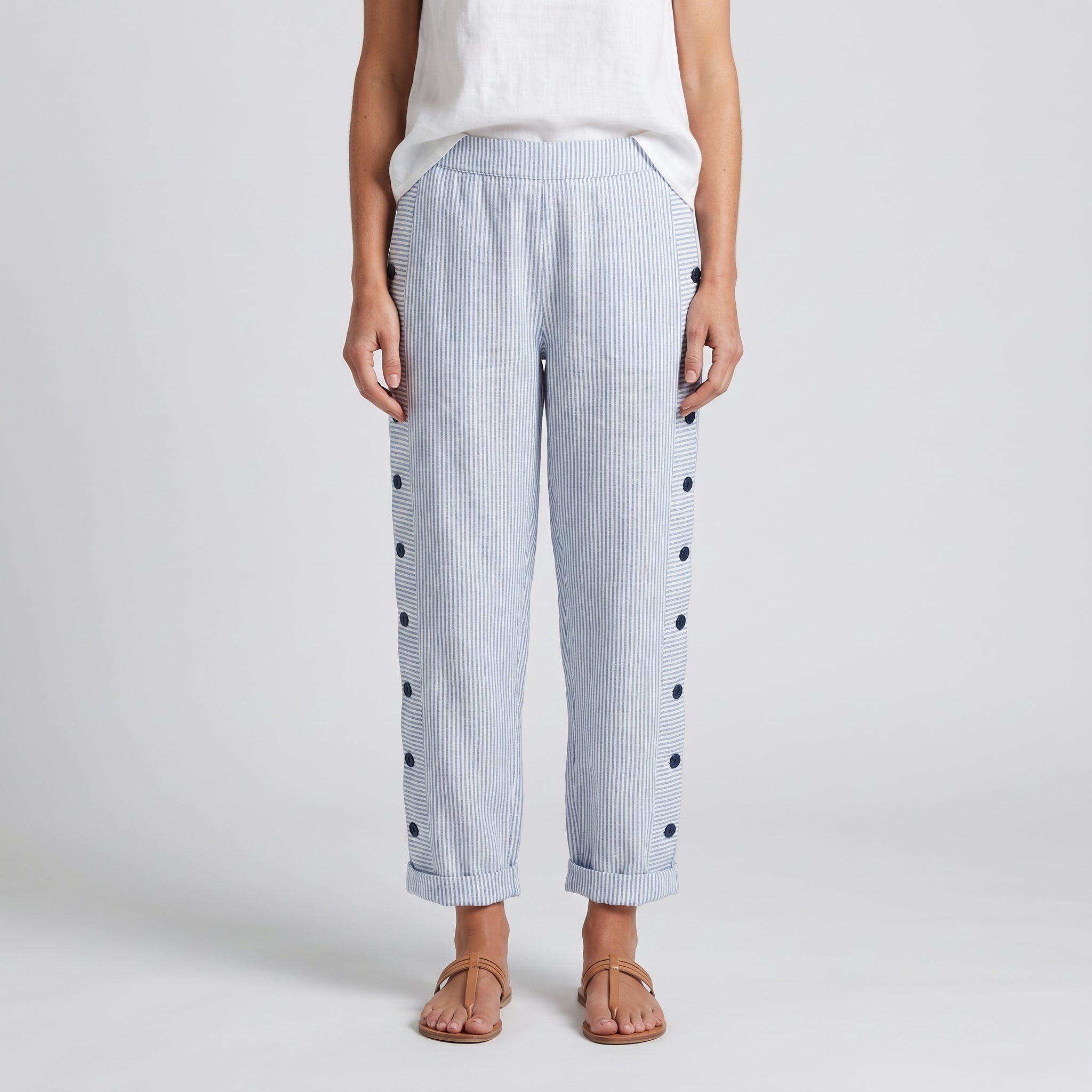 Women's striped button-panel cropped trousers