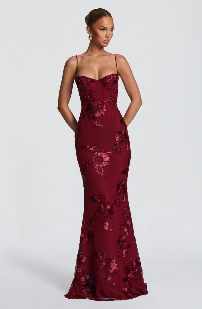 Women's sweetheart-neck floral wedding guest dress