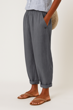 Women's tapered cropped linen trousers